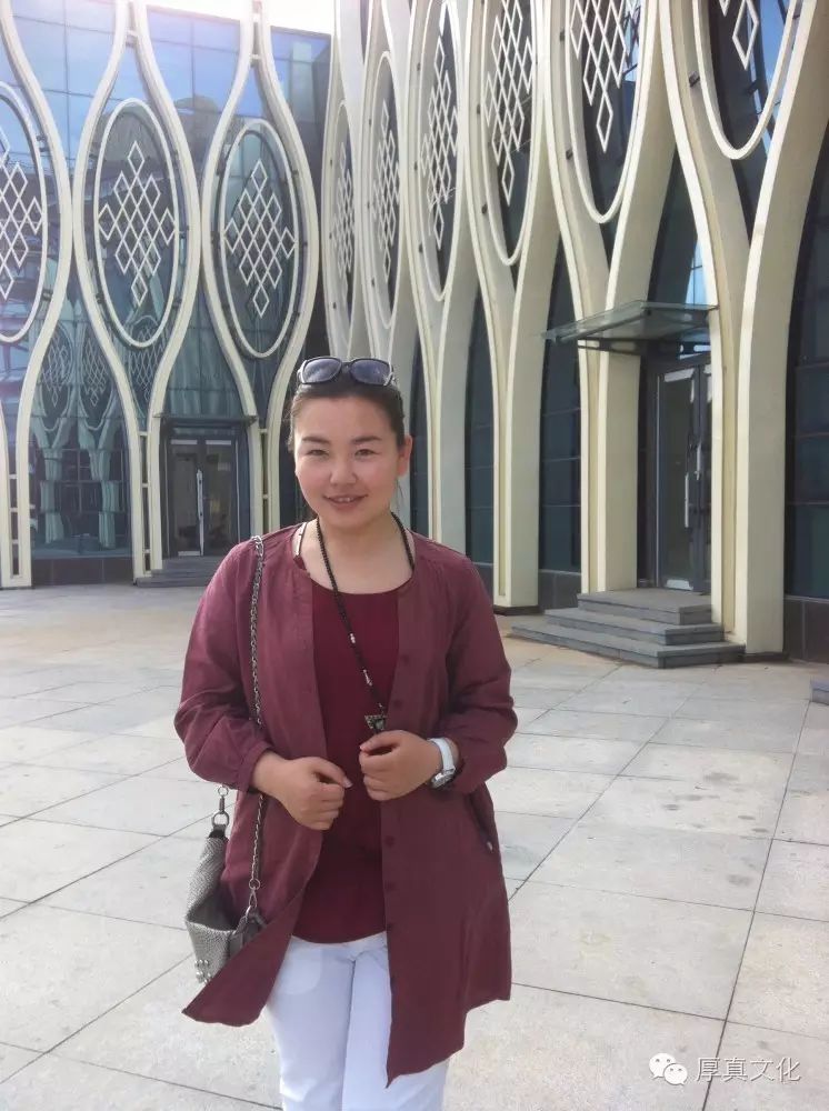 画家：乌兰图雅