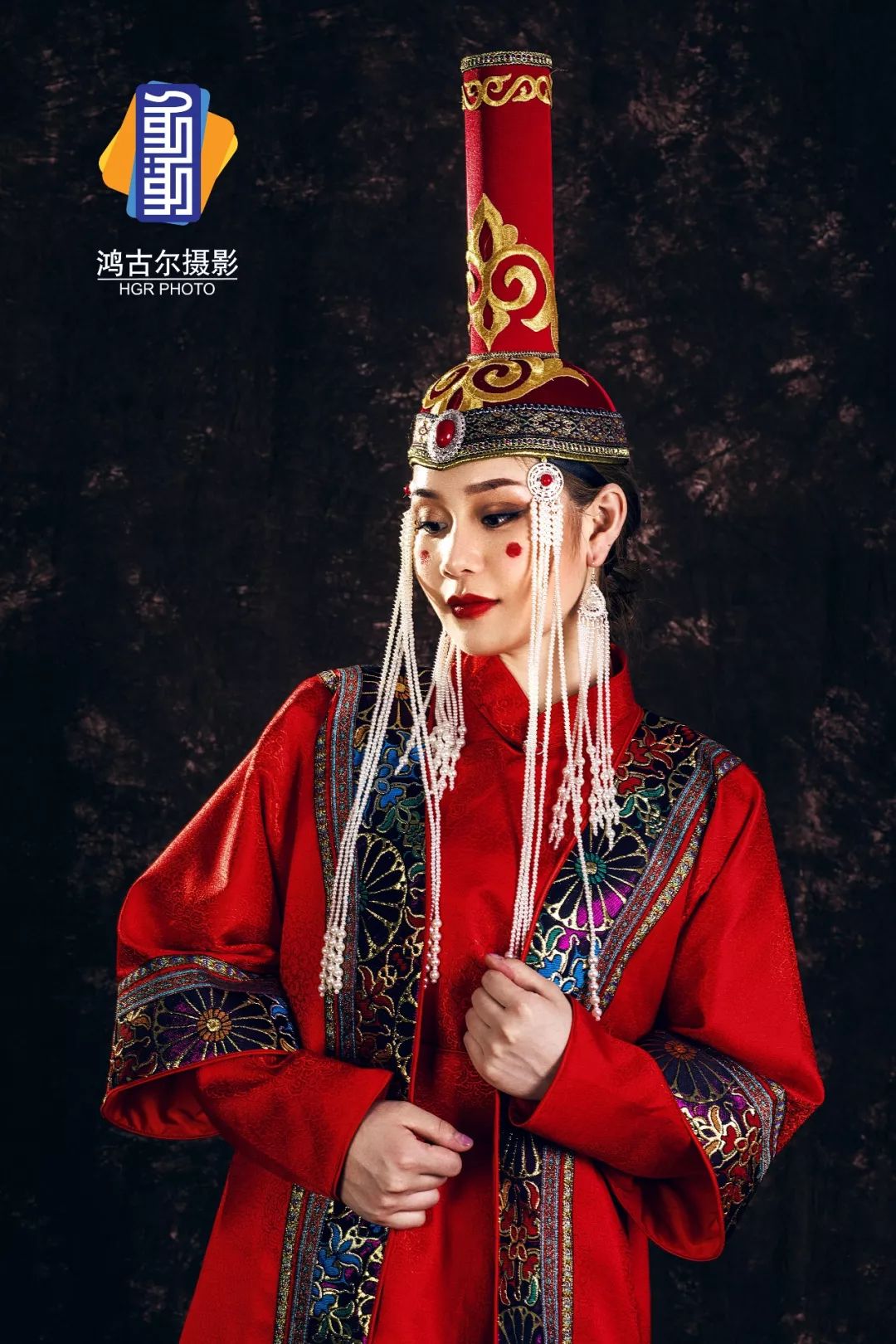 穿蒙古服饰的姑娘，简直太美了....-草原元素---蒙古元素 Mongolia Elements