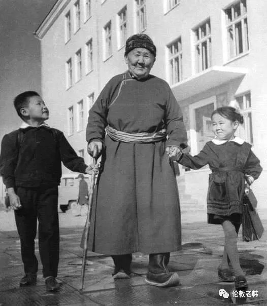 蒙古往事：苏联教育体制及终结