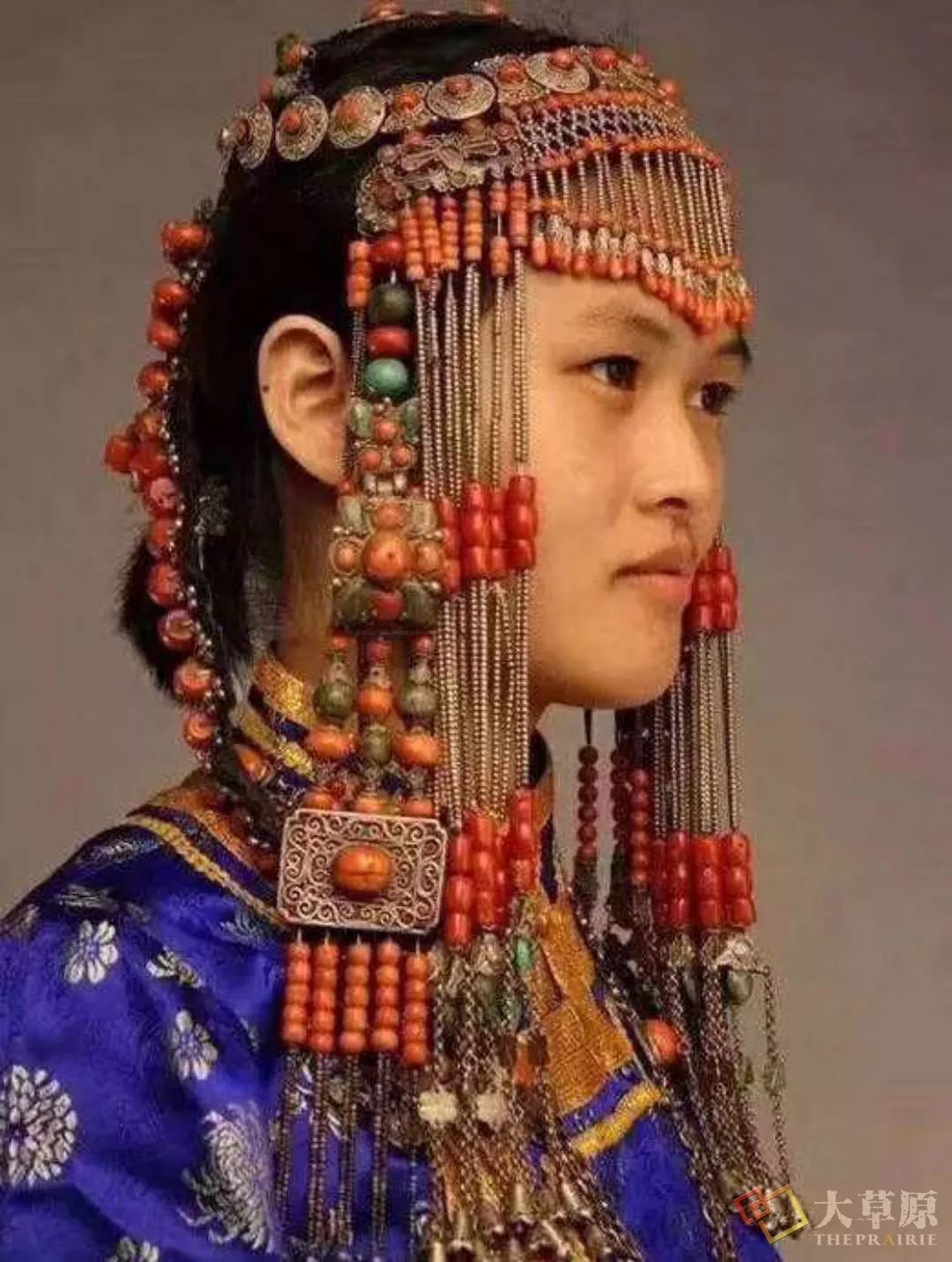 蒙古族 鄂尔多斯美女 - 半炷尘香 - 图虫网 - 最好的摄影师都在这