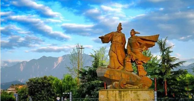 李冰父子雕塑像