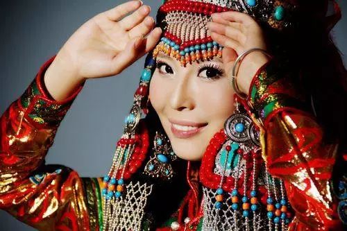 在中国，撑起半边天的蒙古族女人们！