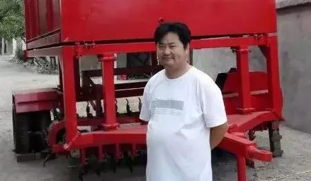 【蒙古达人】蒙古族同胞发明了田间塑料残膜回收机 第4张 【蒙古达人】蒙古族同胞发明了田间塑料残膜回收机 第4张