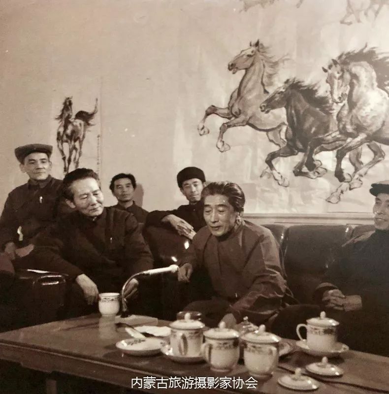 额博丨忆《内蒙古画报》及内蒙古美术摄影创始人尹瘦石先生 第10张 额博丨忆《内蒙古画报》及内蒙古美术摄影创始人尹瘦石先生 第10张
