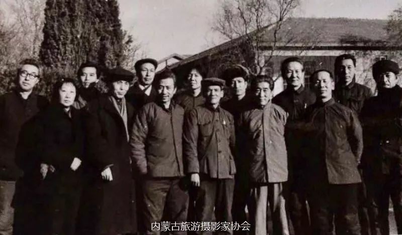 额博丨忆《内蒙古画报》及内蒙古美术摄影创始人尹瘦石先生 第11张 额博丨忆《内蒙古画报》及内蒙古美术摄影创始人尹瘦石先生 第11张
