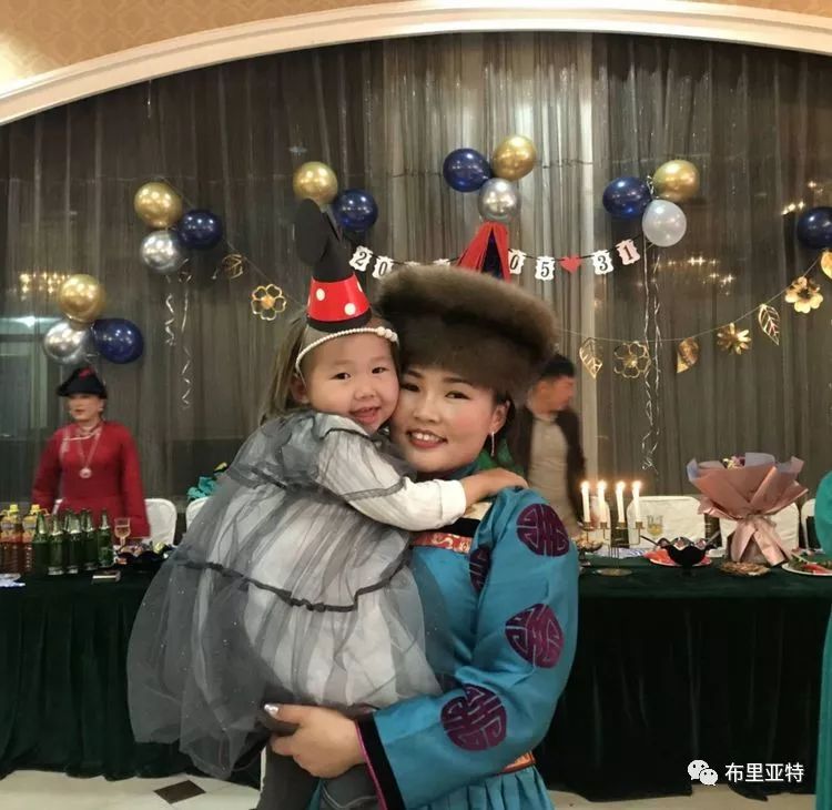 【蒙古影像】今夏的布里亚特传统婚礼拉开帷幕 第37张 【蒙古影像】今夏的布里亚特传统婚礼拉开帷幕 第37张