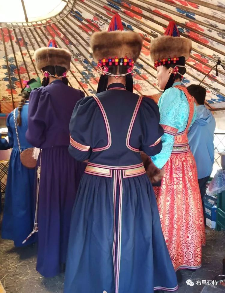 蒙古影像今夏的布里亚特传统婚礼拉开帷幕