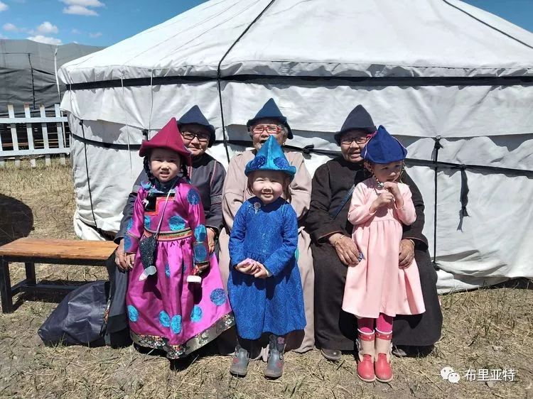 【蒙古影像】今夏的布里亚特传统婚礼拉开帷幕 第65张 【蒙古影像】今夏的布里亚特传统婚礼拉开帷幕 第65张