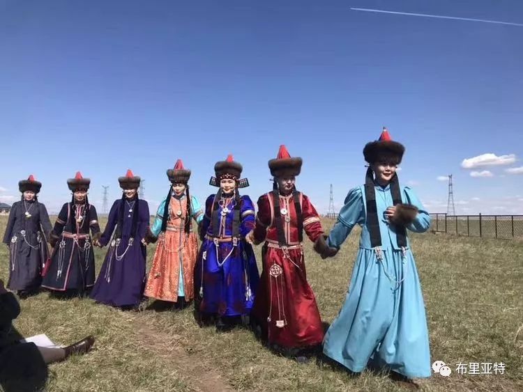 蒙古影像今夏的布里亚特传统婚礼拉开帷幕