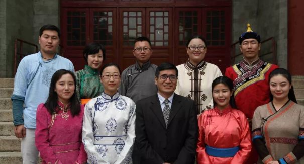 【今日头条】培养11名硕士研究生 8名博士研究生的蒙古族教授 第16张