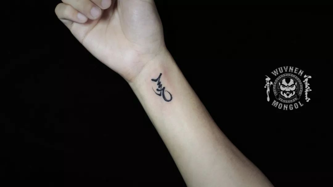 「無南刺青」盛夏来袭 除了花衬衫 我们还需要一个与众不同的蒙古刺青! 第8张 「無南刺青」盛夏来袭 除了花衬衫 我们还需要一个与众不同的蒙古刺青! 第8张