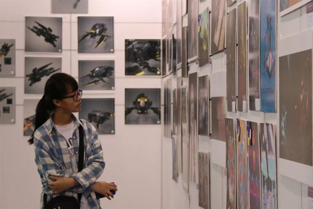 内蒙古大学创业学院与蒙古国高校联合举办设计艺术展 第16张 内蒙古大学创业学院与蒙古国高校联合举办设计艺术展 第16张