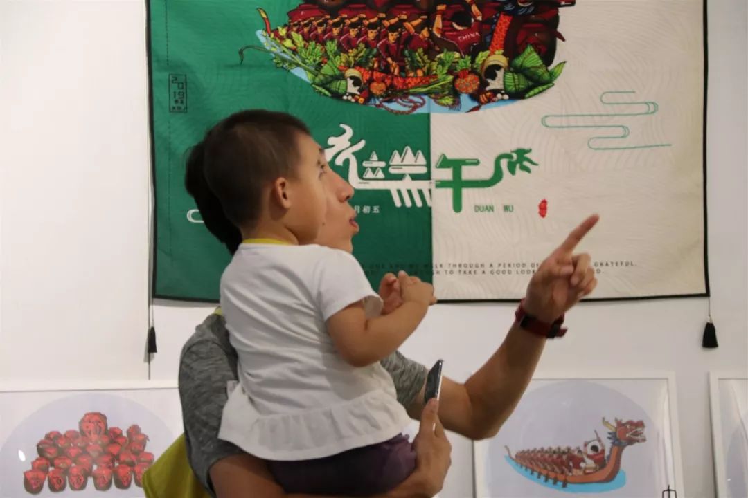 内蒙古大学创业学院与蒙古国高校联合举办设计艺术展 第17张 内蒙古大学创业学院与蒙古国高校联合举办设计艺术展 第17张