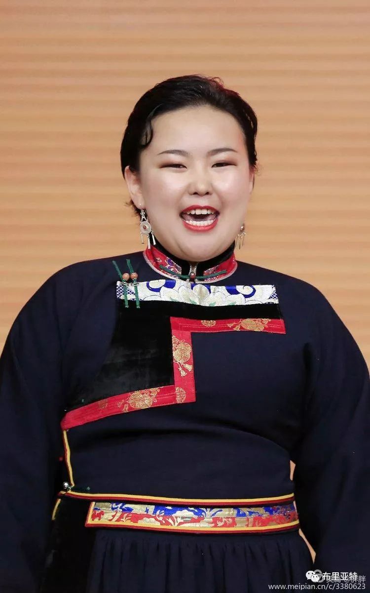 名师出高徒 | 记2016级呼伦贝尔民谣传承班音乐会 第8张 名师出高徒 | 记2016级呼伦贝尔民谣传承班音乐会 第8张