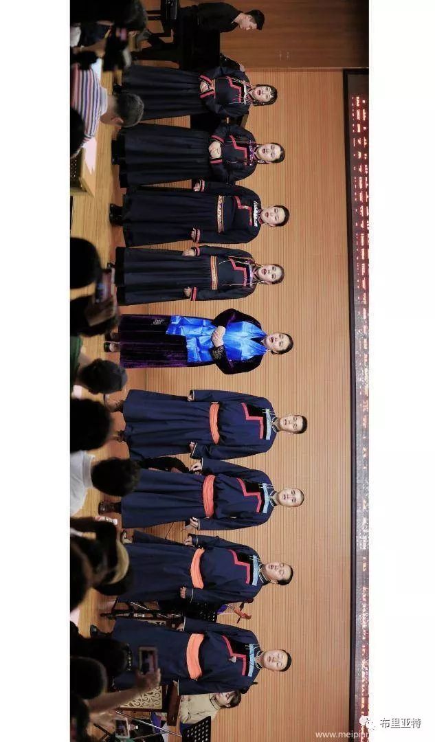 名师出高徒 | 记2016级呼伦贝尔民谣传承班音乐会 第17张 名师出高徒 | 记2016级呼伦贝尔民谣传承班音乐会 第17张