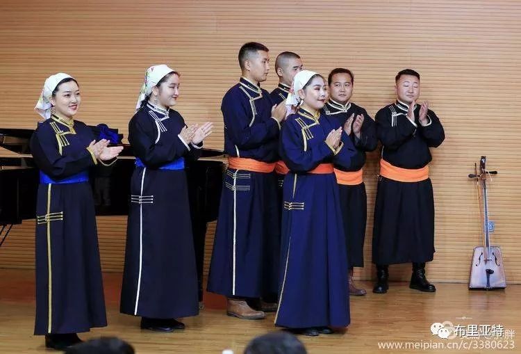 名师出高徒 | 记2016级呼伦贝尔民谣传承班音乐会 第19张 名师出高徒 | 记2016级呼伦贝尔民谣传承班音乐会 第19张