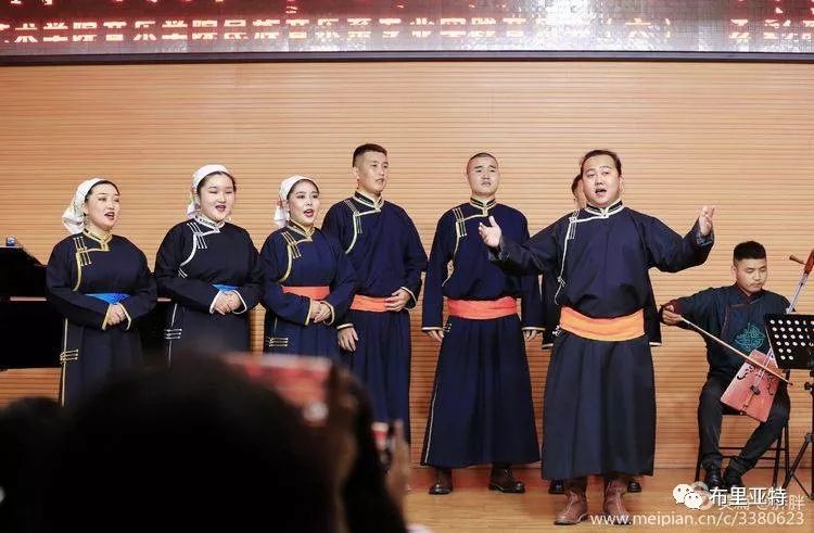 名师出高徒 | 记2016级呼伦贝尔民谣传承班音乐会 第21张 名师出高徒 | 记2016级呼伦贝尔民谣传承班音乐会 第21张