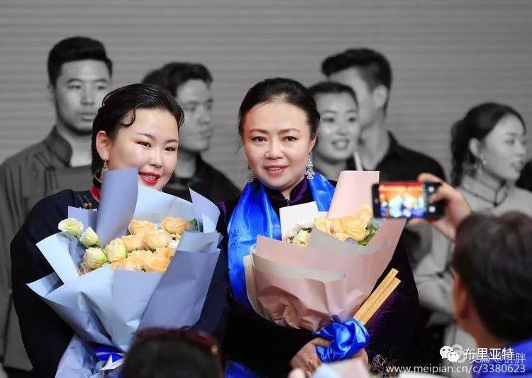 名师出高徒 | 记2016级呼伦贝尔民谣传承班音乐会 第41张 名师出高徒 | 记2016级呼伦贝尔民谣传承班音乐会 第41张