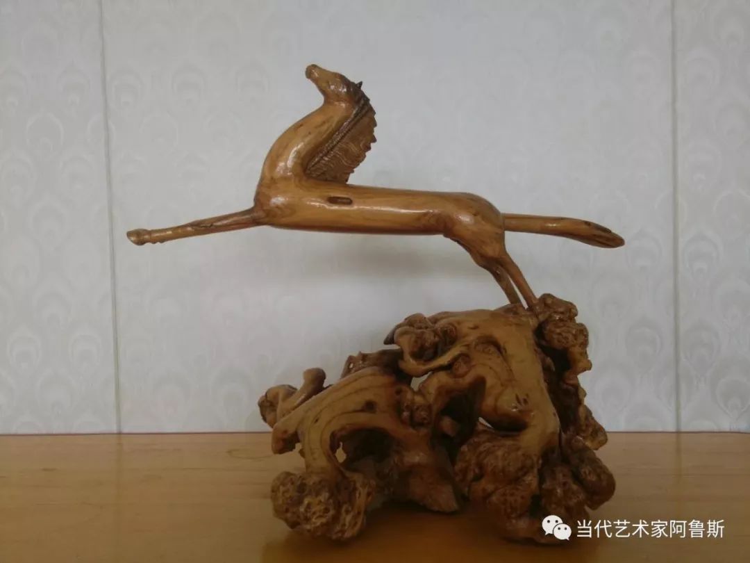 锡林郭勒草原民间艺人阿拉腾敖都的根雕艺术作品欣赏 第2张 锡林郭勒草原民间艺人阿拉腾敖都的根雕艺术作品欣赏 第2张