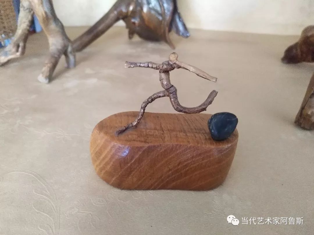 锡林郭勒草原民间艺人阿拉腾敖都的根雕艺术作品欣赏 第10张 锡林郭勒草原民间艺人阿拉腾敖都的根雕艺术作品欣赏 第10张