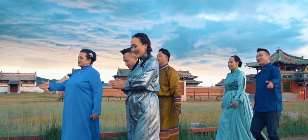 蒙古群星联手新作《Mongolooroo aylya》最美蒙古大地 第4张 蒙古群星联手新作《Mongolooroo aylya》最美蒙古大地 第4张