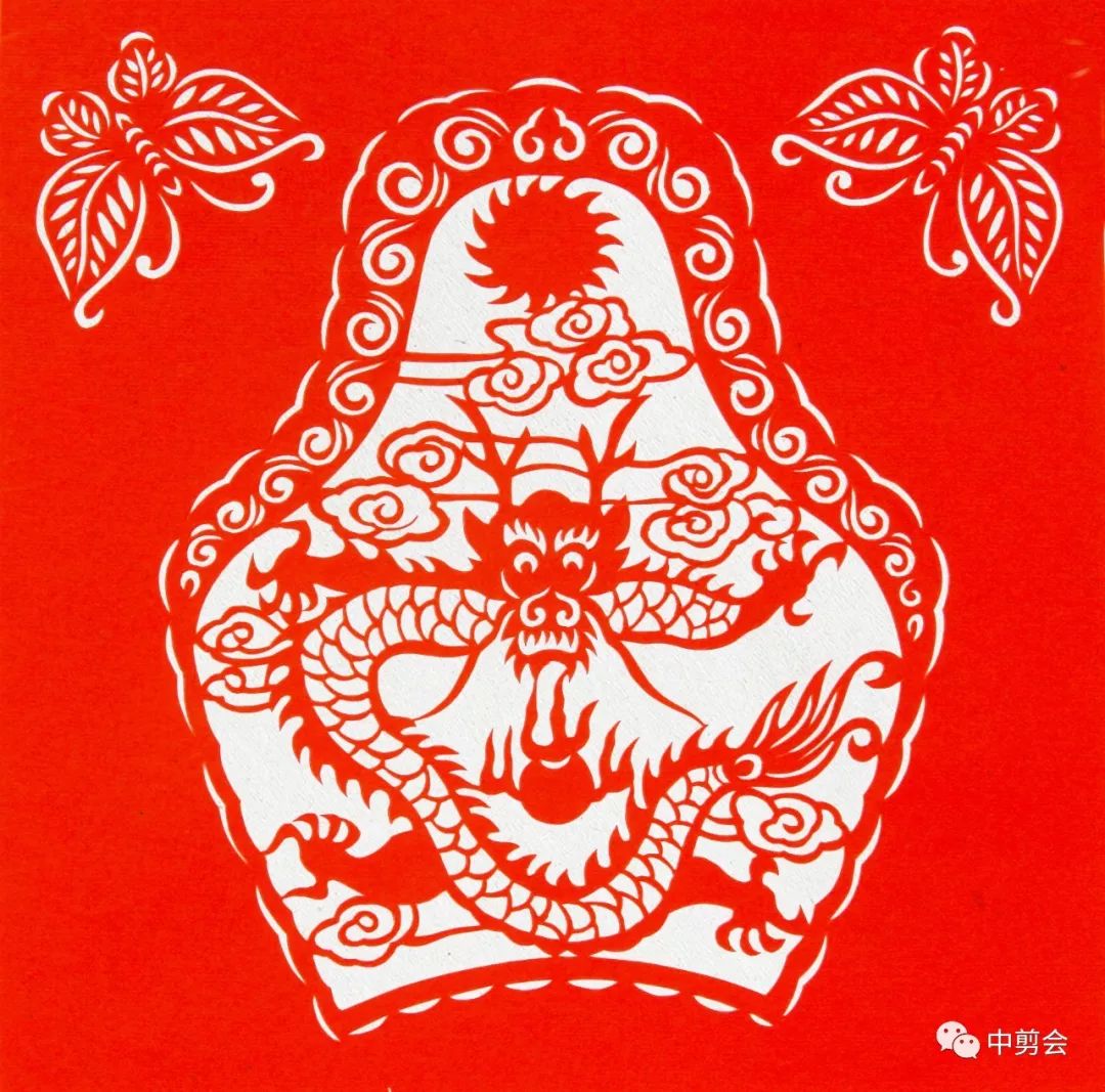 游唱游剪——记荣凤敏与她剪纸艺术中的草原风韵 第29张 游唱游剪——记荣凤敏与她剪纸艺术中的草原风韵 第29张