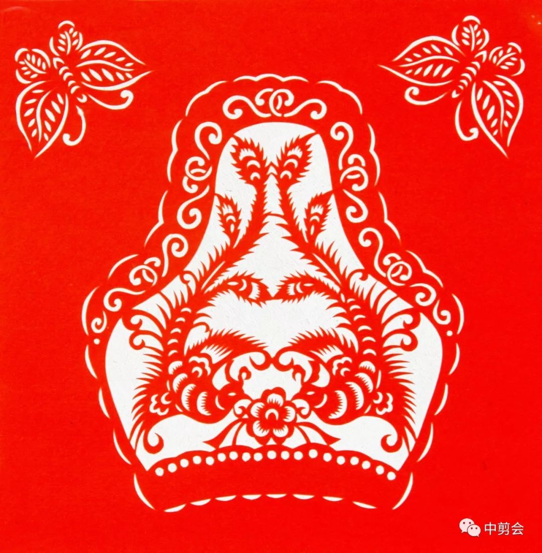 游唱游剪——记荣凤敏与她剪纸艺术中的草原风韵 第31张 游唱游剪——记荣凤敏与她剪纸艺术中的草原风韵 第31张