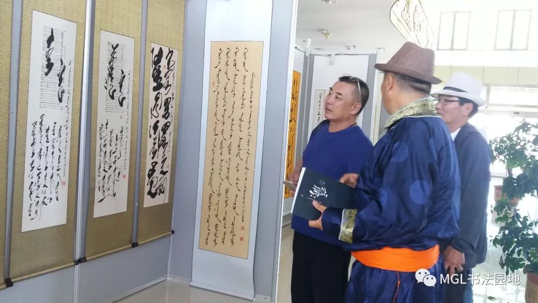 宝音陶格陶“乌珠穆沁”主题蒙古文书法展在西乌旗举办 第25张