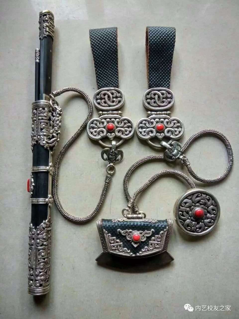 校友创新创业 |蒙古传统银饰工艺的继承者——白文泉 第13张