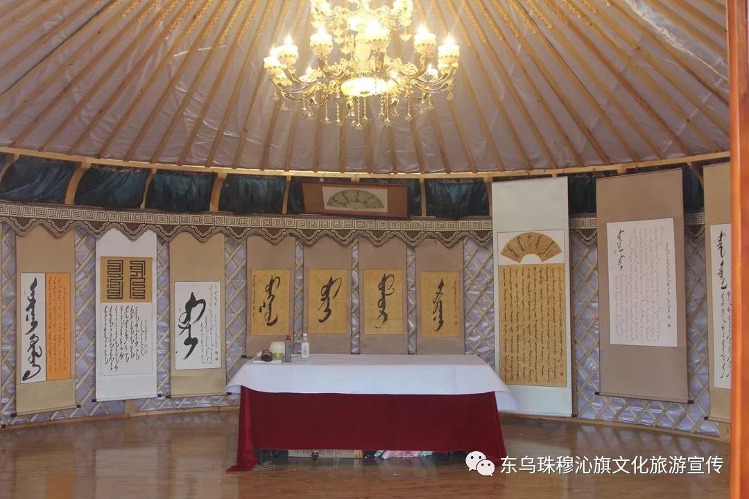 【非遗展览】东乌旗“蒙古马精神”主题蒙古文书法展览 在“辽阔草原 锡林颂歌”锡林郭勒那达慕会上展出 第12张