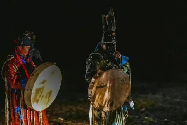 神秘的蒙古族萨满祭火仪式震撼组图
