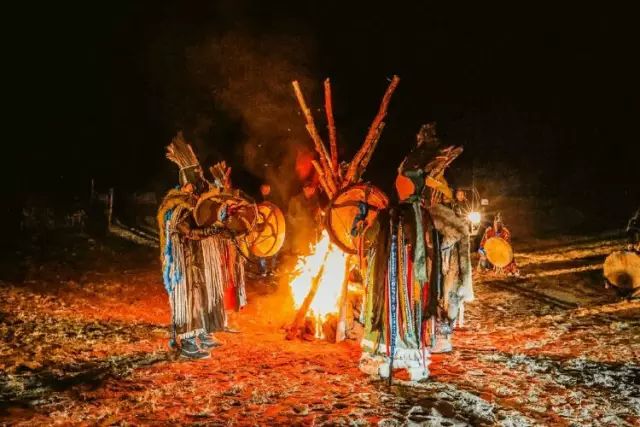 神秘的蒙古族萨满祭火仪式（震撼组图） 第24张