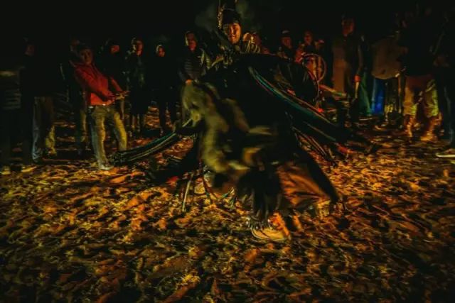 神秘的蒙古族萨满祭火仪式（震撼组图） 第29张