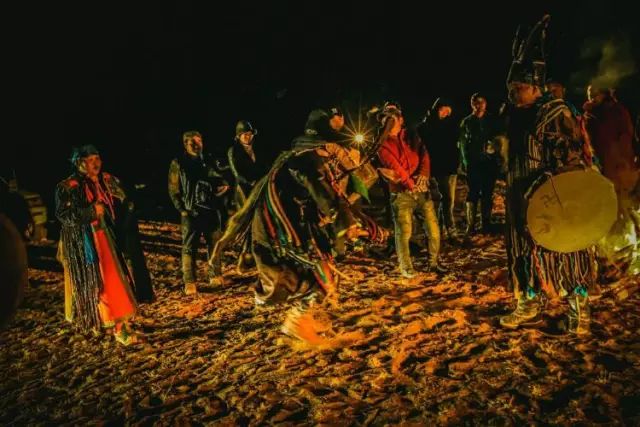 神秘的蒙古族萨满祭火仪式（震撼组图） 第32张
