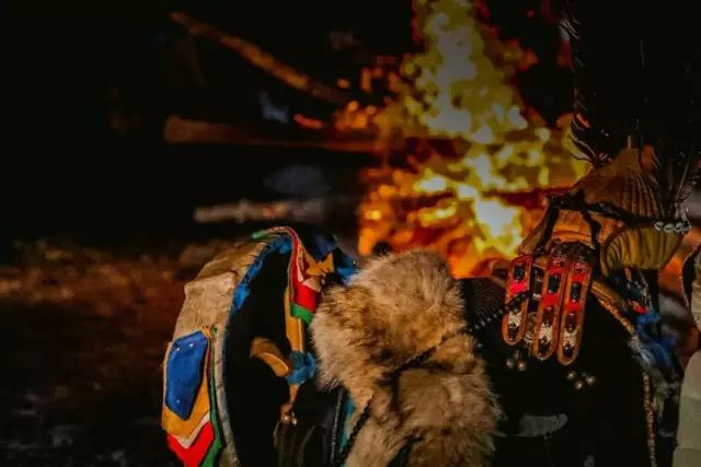神秘的蒙古族萨满祭火仪式（震撼组图） 第41张