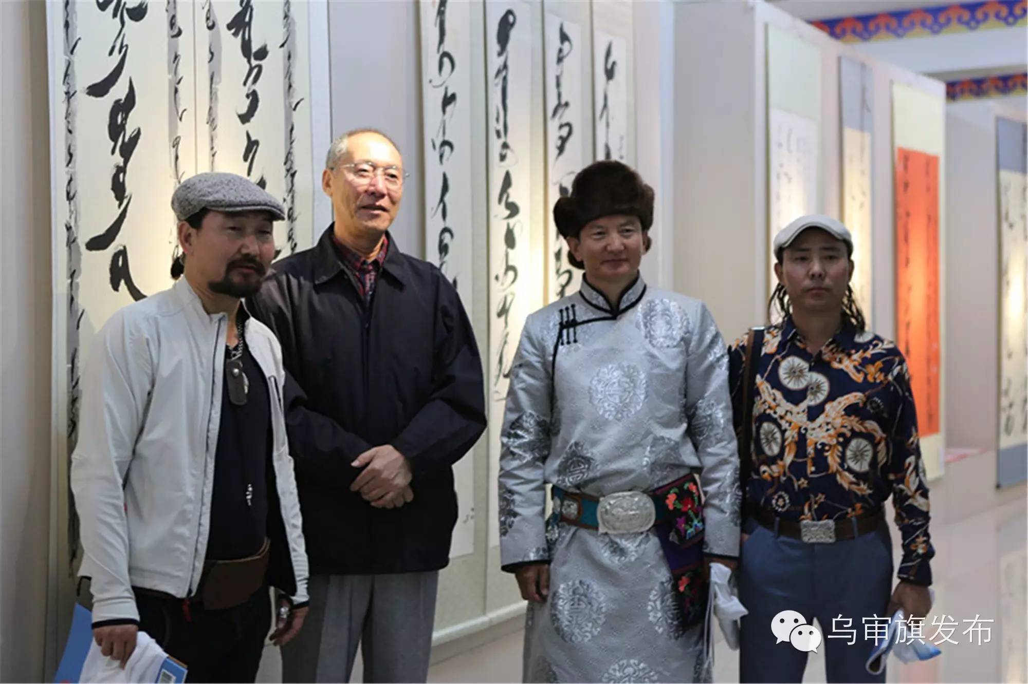 阿拉腾毕力格蒙文书法篆刻展开展了蒙古文