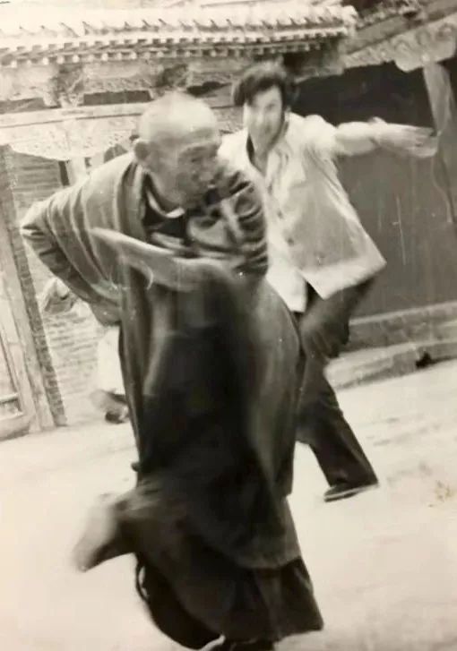 内蒙古舞蹈名家系列之——查干朝鲁 第34张 内蒙古舞蹈名家系列之——查干朝鲁 第34张 内蒙古舞蹈名家系列之——查干朝鲁 蒙古文化
