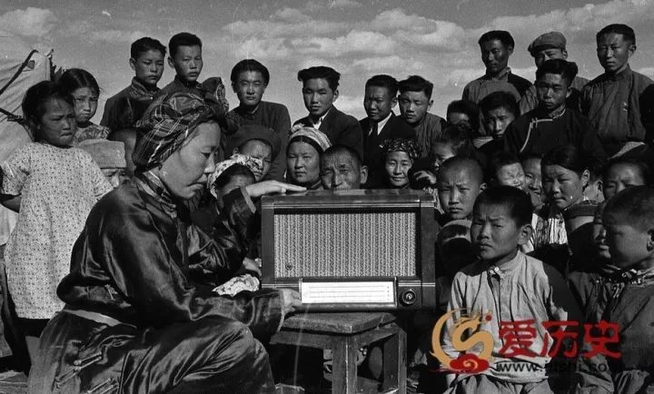 50年代蒙古国人民的文化生活老照片,他们的生活原来是