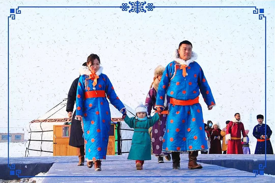 察哈尔蒙古族服饰