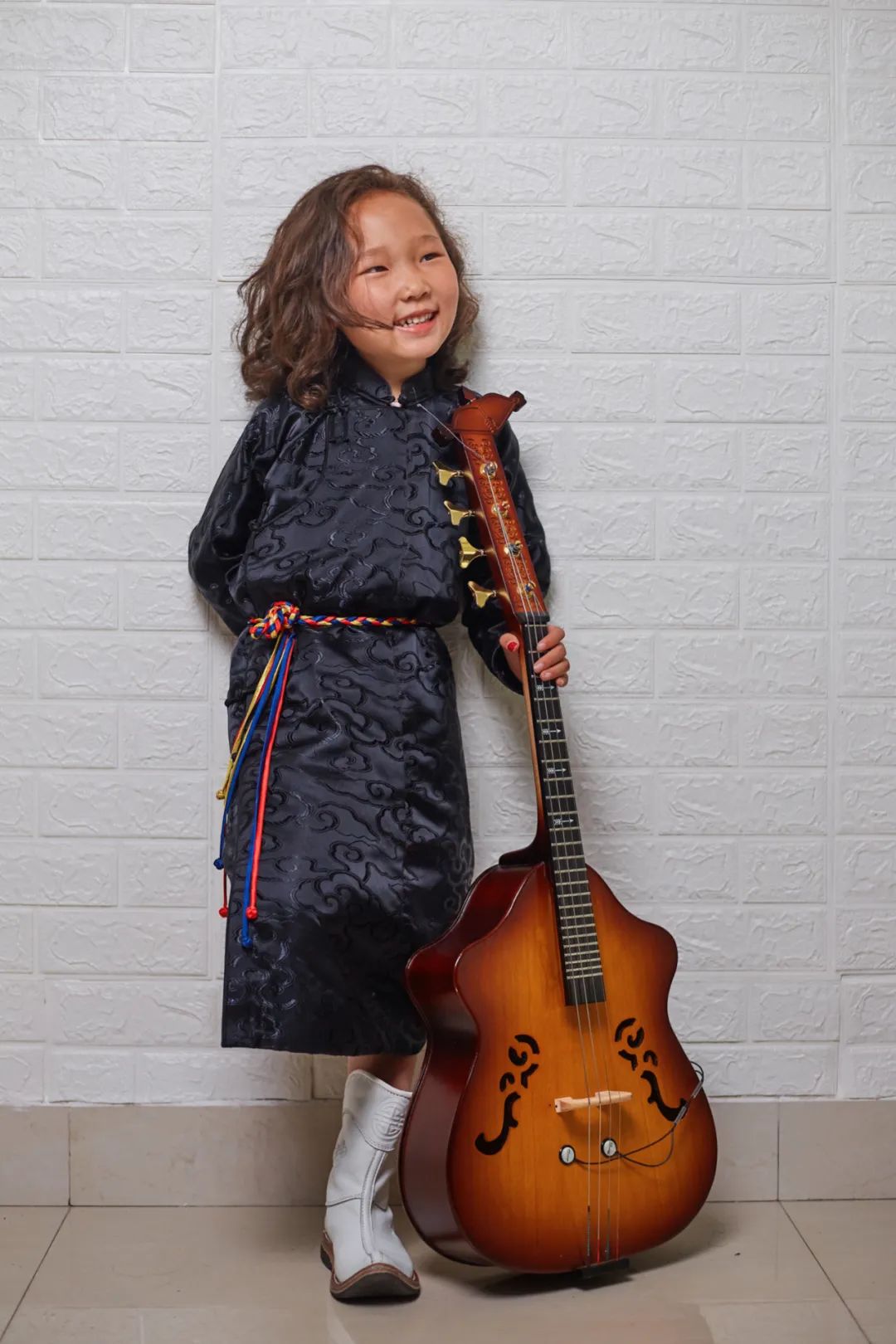 6岁小朋友演唱《永恒的火布斯》，向大家介绍最古老的蒙古族第一弹拨乐器火布斯
