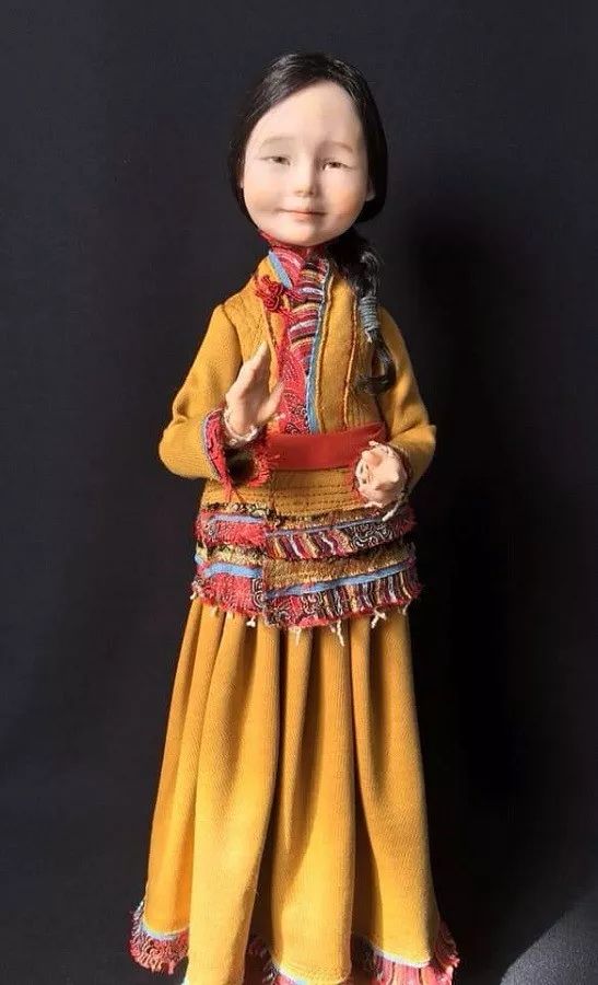 布里亚特美女制作的蒙古布娃娃，太可爱了！