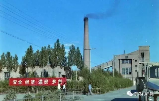 东乌旗老照片！原来以前的图书馆是那样的......