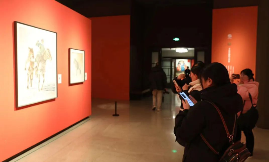 “蒙古马精神 —— 内蒙古美术摄影作品展”在中国美术馆举办
