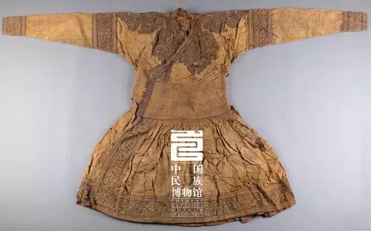 民族风丨蒙古族织金锦：以黄金为衣，折射怎样的价值观？